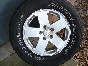 Click image for larger version. 

Name:	OEM Rim.jpg 
Views:	199 
Size:	419.7  
ID:	102225