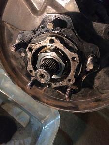 Click image for larger version. 

Name:	SJ410k axle O-ring 2.jpg 
Views:	281 
Size:	143.7  
ID:	112372