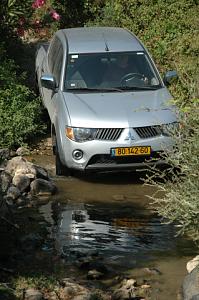 Click image for larger version. 

Name:	mitsubishi_hunter40.jpg 
Views:	222 
Size:	156.6  
ID:	129540