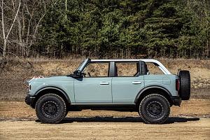 Click image for larger version. 

Name:	FordBronco_4dr_accesories_01.jpg 
Views:	153 
Size:	204.9  
ID:	130108
