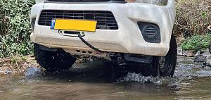 Click image for larger version. 

Name:	hidden winch mount on hilux revo.jpg 
Views:	122 
Size:	482.4  
ID:	142921