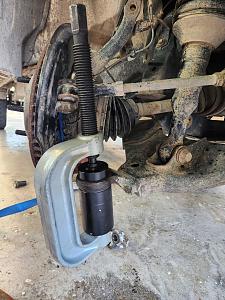 Click image for larger version. 

Name:	balljoint replace.jpg 
Views:	111 
Size:	275.9  
ID:	148325