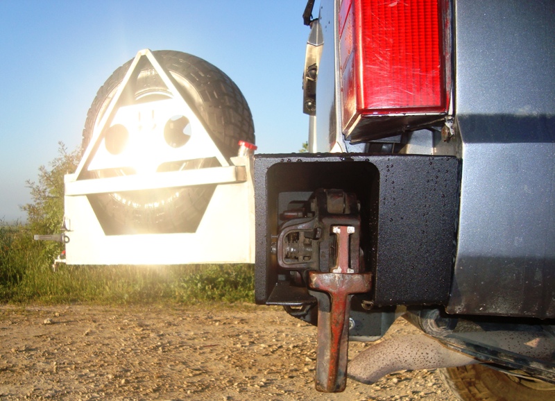 jeep cherokee spare tire carrier with internal hi-lift mount