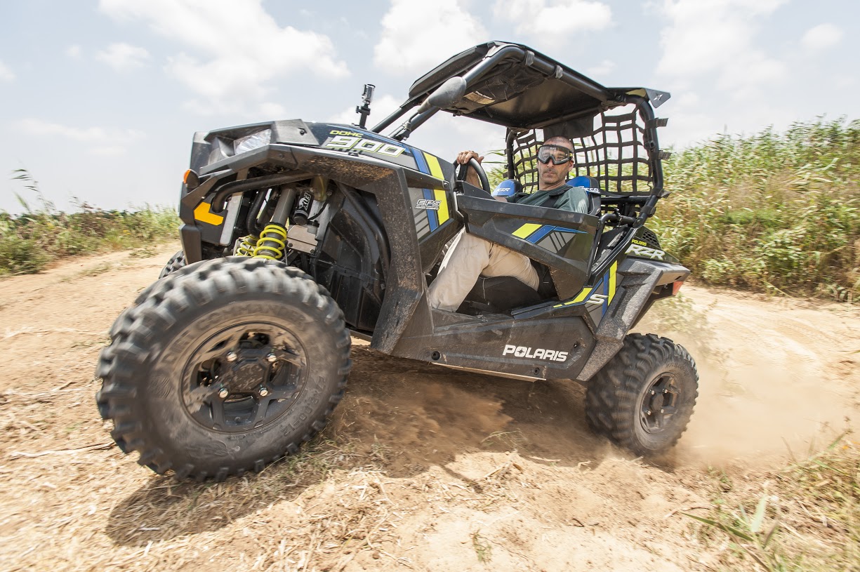 RZR 900 EPS         900  ,  