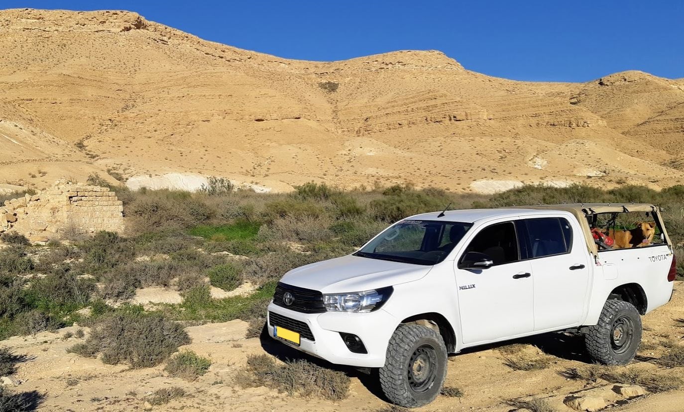 Name:  hilux in the desert israel.JPG
Views: 1248
Size:  457.4 