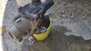 Click image for larger version. 

Name:	28 EGR Valve Cleanning.jpg 
Views:	123 
Size:	506.9  
ID:	134608